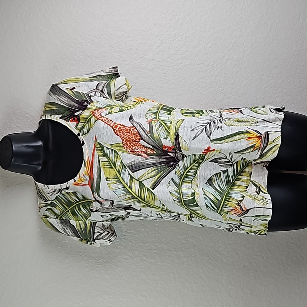 Ann Taylor | Women's Tropical Animal Giraffe Short Sleeve Tee Linen Sz S